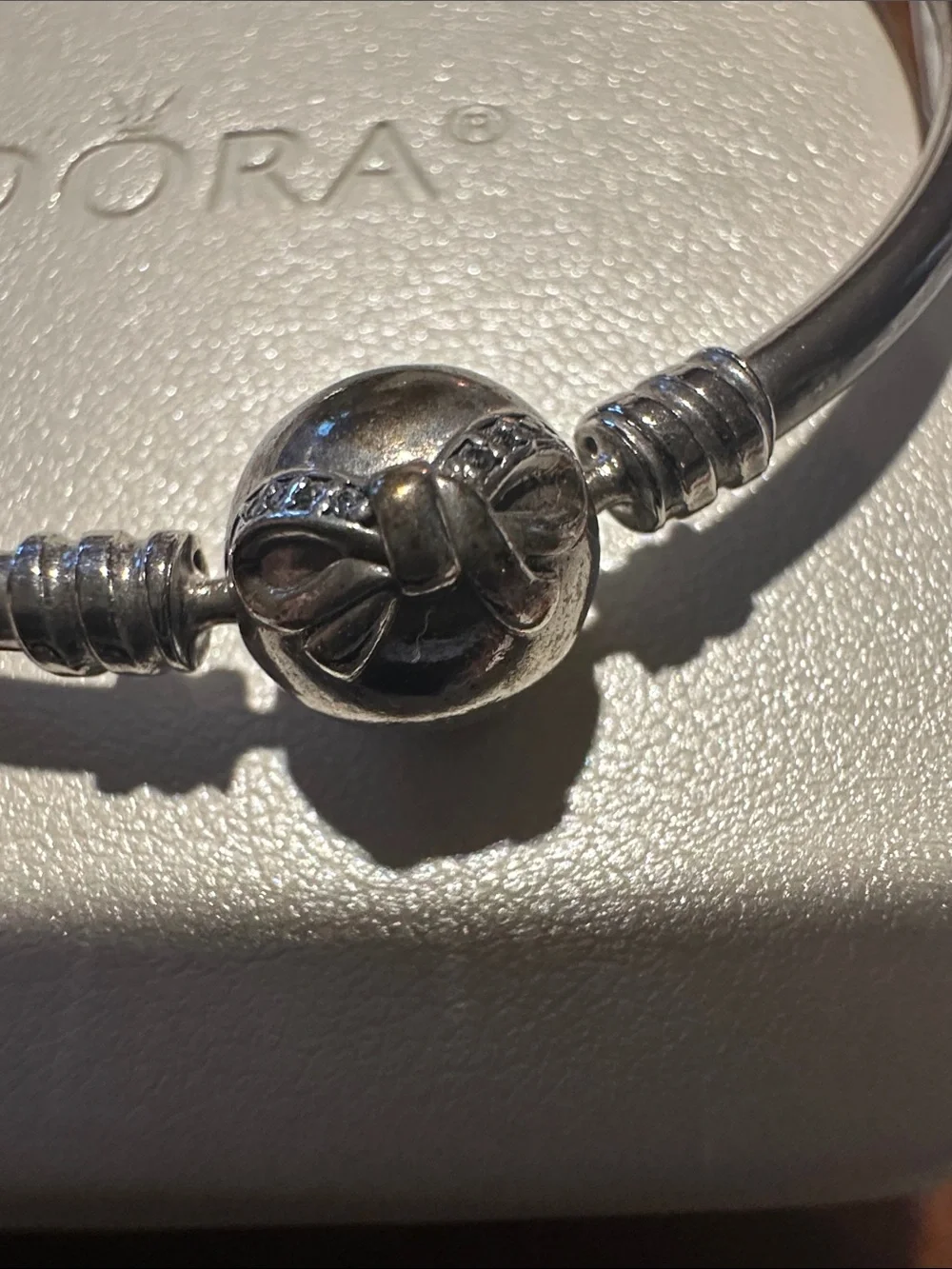 Pandora bow w/stones Silver Snake-Clasp Bangle Bracelet 9 inch